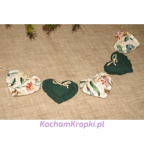 Girlanda z kwiatowych serc - zielona bawełna - kochamkropki